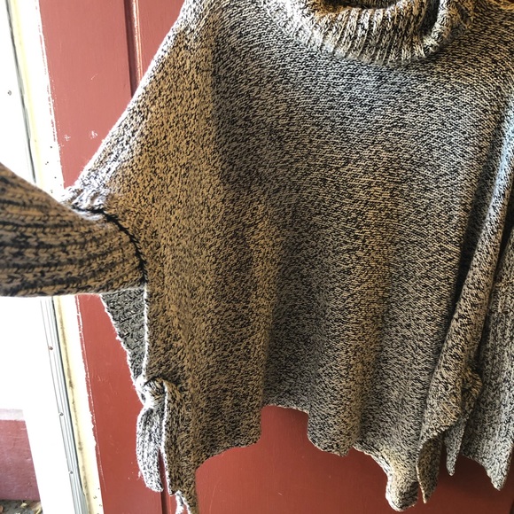 Lucky Brand turtleneck sweater poncho - size S - Picture 2 of 11